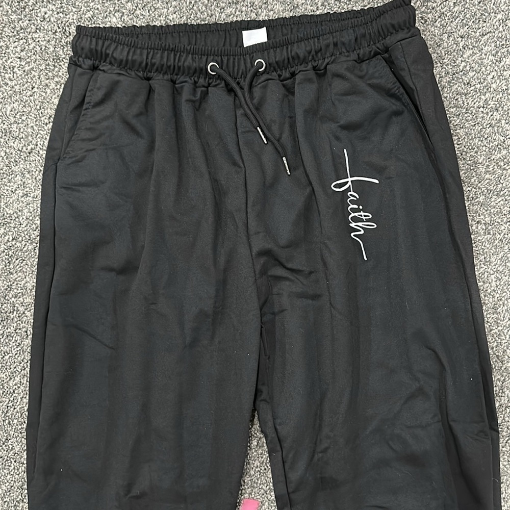 NWOT Faith hoodie and pants set. Size XXL Refer to measurements - Picture 2 of 9